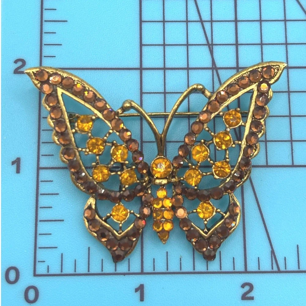 Vintage Butterfly Brooch Antiqued Gold Tone Amber Brown Rhinestone Insect Pin